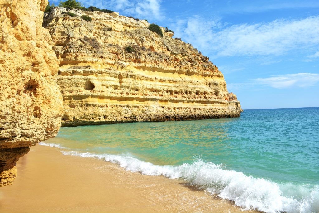 praia-da-marinha-portugal